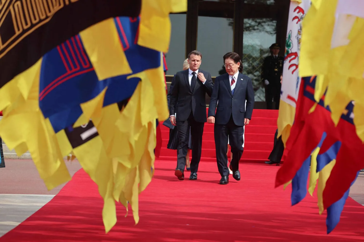 Yoon Suk Yeol and Macron vow to boost ties