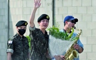 Чжин из BTS завершил обязательную военную службу в Южной Корее